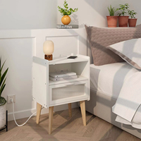Table de chevet avec station de charge, table de nuit en verre décorative avec porte, espace de rangement à 2 niveaux, table basse en bois pour chambre et salon