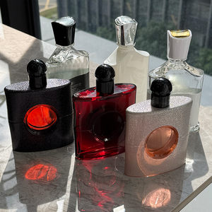 2026 Çok Satan Lüks Taşınabilir Cam Parfüm Mini Cep Boy Seyahat Deri Atomizeri Krem Özellikleri İçin Serigrafi Baskılı - Product Image 5