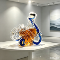Bouteille de liqueur en verre artisanale en forme de pieuvre avec détails de tentacules bleus et bouchon scellé – Décoration pour la maison, la cuisine, le bar et le pub