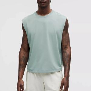 เสื้อกล้ามออกกำลังกายผู้ชายคุณภาพสูง รับผลิตตามแบบ พร้อมสกรีนโลโก้ บริการ OEM สำหรับการวิ่งและฝึกกล้ามเนื้อ - Product Image 3