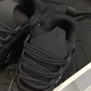 Chaussures de sport montantes, nouvelles chaussures de basket-ball de designer - confortables, respirantes, à rythme lent, chaussures de sport de haute qualité - Product Image 2