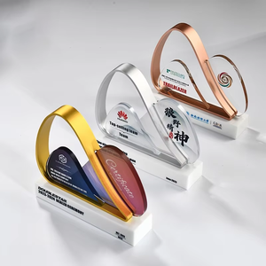 Trofeo de metal de gama alta Premio de medalla creativa Podio con Crystal Mountain Personal excepcional Artesanía de cristal anual - Product Image 1
