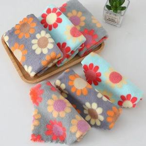 Sunflower Coral Fleece Dishcloth 30x30cm Super Absorbent Square <b>Kitchen</b> Cleaning Cloth <b>Hand</b> <b>Towel</b> For Home Use - Product Image 1