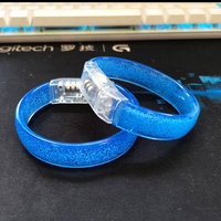 Bracelet à bulles plat à large bande LOGO personnalisé avec des fournitures de fête d'événement en gros de haute qualité Bracelets LED colorés