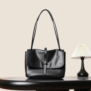 Sac fourre-tout bandoulière en cuir de vachette vintage fait main, imperméable, pour femme, avec fermeture personnalisée, véritable et tendance - Product Image 2