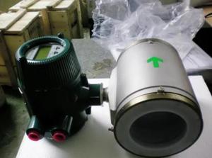 Débitmètre magnétique intégré à fixation par pince AXF DN15-DN100 avec revêtement en PTFE pour gaz, huile et eau - Product Image 4
