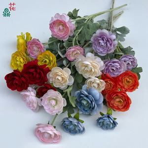 Ranúnculos Artificiales de Tres Cabezas, Flores de Seda de Colores Mezclados, Decoración Realista para el Hogar, Decoración para Bodas - Product Image 1
