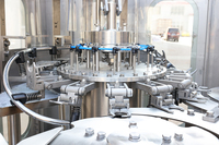 Ligne de production automatique 3-en-1 pour petites entreprises : machine de remplissage et d'embouteillage d'eau pure et minérale en plastique