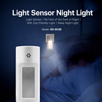 Mini lampe de nuit à induction moderne blanc chaud alimentée par USB avec contrôle de la lumière ABS
