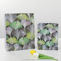 Sacs en papier personnalisés de luxe avec poignée pour cadeaux et shopping, vente en gros Chine, impression personnalisée avec logo
