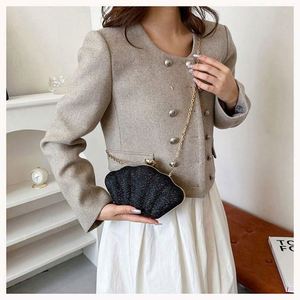 I-0589 Sac à bandoulière tendance pour femme, sac coquille avec chaîne, fermeture éclair unique, pochette de 6 pouces pour téléphone et argent, en PU, pour usage quotidien et extérieur - Product Image 5