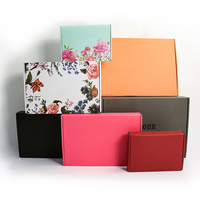 Boîte de papier de carton ondulé de couleur personnalisée OEM/ODM logo personnalisé vêtement chaussure boîte-cadeau gaufrage mat stratification pour chaussettes
