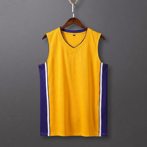 เสื้อบาสเก็ตบอลสั่งทำแบบ OEM สีเหลืองม่วง เบอร์ 3 คอวี แขนกุด โพลีเอสเตอร์ สำหรับผู้ใหญ่ทุกเพศทุกวัย ใช้ได้ทุกฤดู พิมพ์ลายสกรีน ปี 2026 - Product Image 1