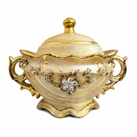 Soupière de luxe européenne ornée de cristaux avec poignées en or sculpté, pièce maîtresse de table de mariage artisanale