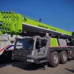 Grúa sobre Camión Zoomlion ZTC2200 de 220 Toneladas de Segunda Mano, Estándar EPA para Operaciones de Elevación Pesada - Product Image 1