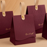 Boîte cadeau personnalisée pour mariage chinois avec poignée, boîte à bonbons en papier pliable rouge, emballage cadeau floral pour bonbons et chocolats
