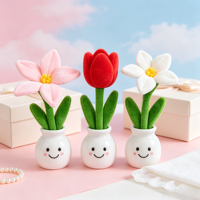 Jouet en peluche créatif personnalisé OEM ODM en forme de vase à fleurs et d'insectes, poupée pour arrangement floral, jolie décoration de table, célébrité d'Internet