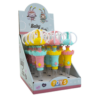 Vente en gros pas cher en plastique baguette magique nouveauté bonbons jouets hochet tambour avec tube dessin animé style promotion jouets disponibles à la vente