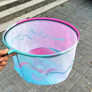 ตาข่ายดักปลาสีฟ้าชมพู ขนาดเส้นผ่านศูนย์กลาง 40 ซม. ตาข่ายไนลอนความแข็งแรงสูง สำหรับตกปลาดำในบ่อ พร้อมระบบเก็บน้ำในตัว - Product Image 2