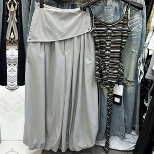 Nuovi <span class=keywords><strong>Pantaloni</strong></span> Estivi 2026 all'Ingrosso a Vita Alta Elasticizzati da Donna, Modello Balloon <span class=keywords><strong>con</strong></span> <span class=keywords><strong>Pieghe</strong></span> e Gamba Larga, Leggeri e Voluminosi, Stile Harem Casual - Product Image 2
