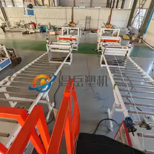 कृत्रिम पीवीसी मार्बल शीट उत्पादन लाइन यूवी बोर्ड इनडोर सजावट प्लेट उत्पादन लाइन बनाने की मशीन