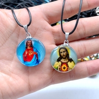 Pendentif rond en verre à breloques, bijoux de Figure de jésus Photo catholique Maria, collier à motif coloré, cadeau en cristal de 25 mm