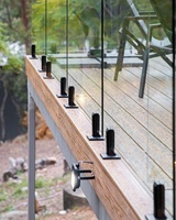 Main courantes en verre réglables modernes en acier inoxydable pour balcons et escaliers de villas avec design résistant à la rouille