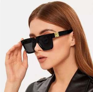 Gafas de Sol Cuadradas Extra Grandes Negras Retro de Moda para Mujer, Protección UV400, Gran Venta - Product Image 1