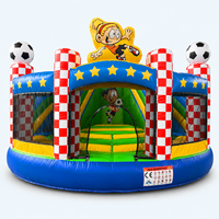 Château gonflable commercial sur le thème du sport avec design de football pour les fêtes d'enfants en plein air et la location