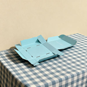 Boîte cadeau luxueuse en carton ondulé avec logo personnalisé, emballage en carton recyclé pour chaussures et <span class=keywords><strong>sous</strong></span>-vêtements, idéale pour l'expédition, avantage UV - Product Image 6