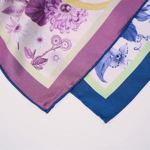 Pañuelo de Seda Cuadrado de Alta Calidad con Estampado Floral, 100% Seda, para Mujer - Product Image 4