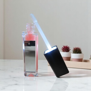 Envases de brillo labial con luz LED y espejo - Product Image 5
