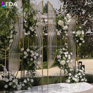 โรงงานผลิตอุปกรณ์ตกแต่งงานแต่งงาน LEDA ขายตรง ชุดฉากหลังโลหะสีทองสไตล์โมเดิร์นสำหรับงานกลางแจ้ง - Product Image 3