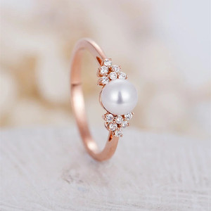 Anello Effetto Perla per Donne, Accessorio Minimalista alla Moda per Dito Mignolo, Regalo - Product Image 1