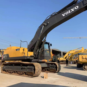 Excavadora de Orugas Volvo EC480 Usada en Buen Estado, Pintura Original, Diseño de 50 Toneladas de Capacidad, Componentes Hidráulicos Kawasaki, Engranajes Suecia - Product Image 1