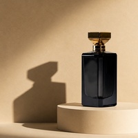 Flacon de parfum carré transparent personnalisé de qualité supérieure avec col serti, emballage de flacon de parfum carré en verre avec pulvérisateur à pompe