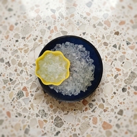 Fourniture de miettes de verre sodocalcique sur mesure avec surface réfléchissante, transmission lumineuse de 90%-95% pour comptoirs de cuisine en marbre