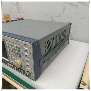 Nouveau générateur de signal 2G Rohde & Schwarz R&S SMIQ02E 2,2 GHz haute précision avec garantie d'un an - Product Image 2
