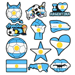 Nouveaux styles d'accessoires pour sabots de football argentin, breloques de chaussures en PVC souple DIY, décorations en vrac pour chaussures avec drapeau argentin, cœur et étoile - Product Image 1