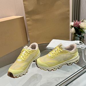 Chaussures de marche à lacets printemps-automne, amortissantes et antidérapantes, chaussures de créateur respirantes, doublées de maille jaune, à semelle épaisse - Product Image 3
