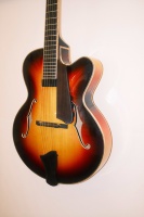Gitar Elektrik Jazz 17" Buatan Tangan Yunzhi Luthier, Body Hollow Maple Berpola, Top Sunset Spruce, Fingerboard Ebony, 6-String