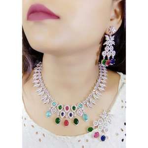 Ensemble de colliers en diamants américains plaqué or Bijoux fins pour femmes et filles Boucles d'oreilles élégantes Produit en vrac - Product Image 2