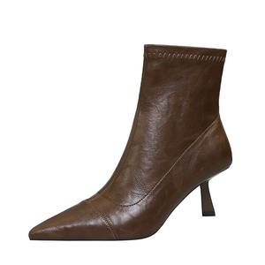 2738-2 Botas ajustadas retro para <span class=keywords><strong>mujer</strong></span> Botas cortas francesas individuales Diseño desnudo puntiagudo Cuero suave Slip-On All-Match Stretch Thin - Product Image 2