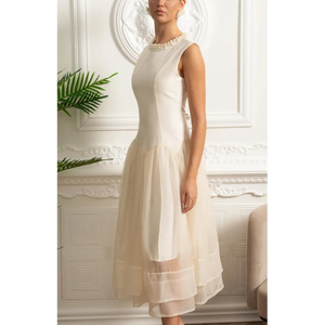 Женское длинное платье с жемчугом - Product Image 1