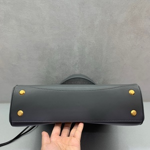 กระเป๋าถือแบรนด์ดังสำหรับผู้หญิง ดีไซน์เนอร์แฟชั่น หนังแท้ สายสะพายเดี่ยว หรูหรา สะพายข้าง/สะพายไหล่ - Product Image 6