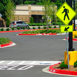 <span class=keywords><strong>Panneau</strong></span> de signalisation routière international « Interdiction d'entrée » en forme de triangle inversé, rouge et blanc, avec noms - Product Image 5