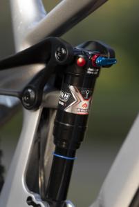 Vélo de montagne tout suspendu en aluminium EM6-3rd Mid Drive M430 500W avec batterie au lithium 48V sans fil 12S EM6- (3ème génération) Puissant Moteur Central - Product Image 3