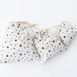 Sacs de maquillage pliables réutilisables personnalisés, en coton noir avec logo imprimé, fermeture à cordon, anti-poussière, recyclables - Product Image 6