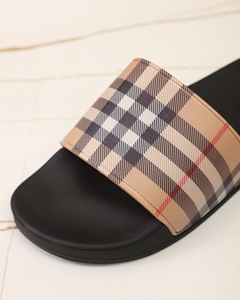 Pantuflas originales de alta gama y alta calidad para venta al por mayor con suelas súper suaves, pantuflas de playa, sandalias, productos de alta calidad - Product Image 2