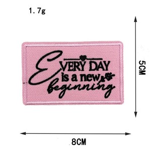 Parches Bordados Personalizados Termoadhesivos Cuadrados con la Frase '<span class=keywords><strong>Ohh</strong></span> Lala' en Rosa, para Decorar Ropa, Sombreros y Bolsos - Product Image 5